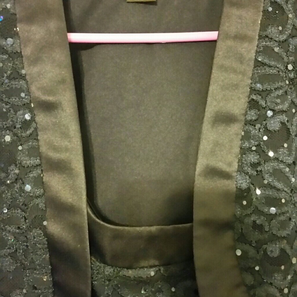 Dress - Picture 3 of 3